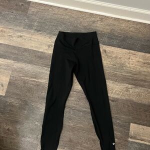 Orangetheory coach leggings size small, only worn a handful of times !